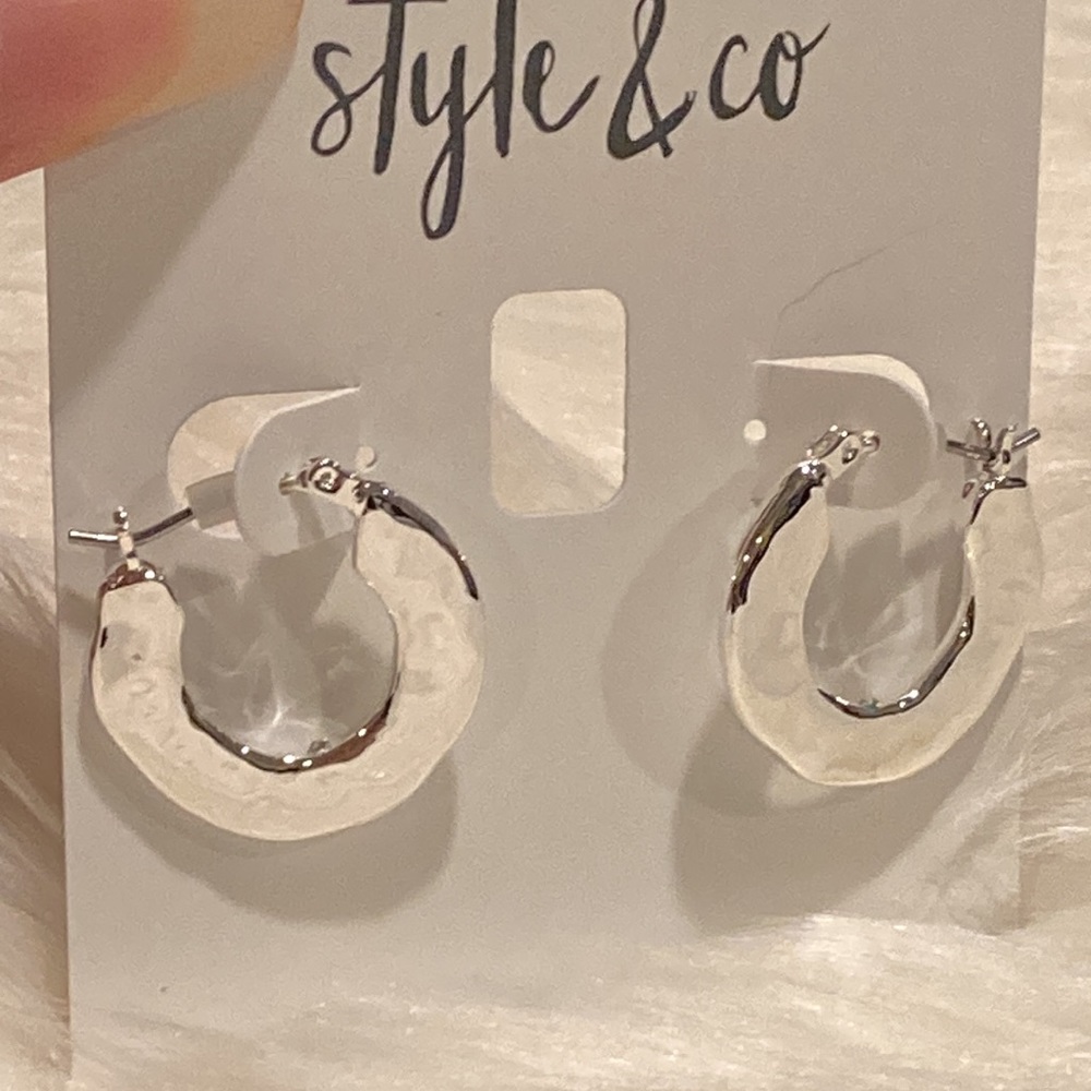 🛍️ 3/$25!! Style & Co silver hoop earrings - Picture 4 of 7